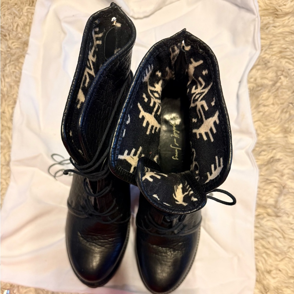 ELIZABETH & JAMES PEBBLED LEATHER HEELED BOOTIES, BLACK, SIZE 9.5 - Picture 10 of 16